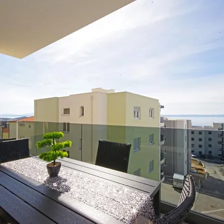 Apartment Aurelia Makarska